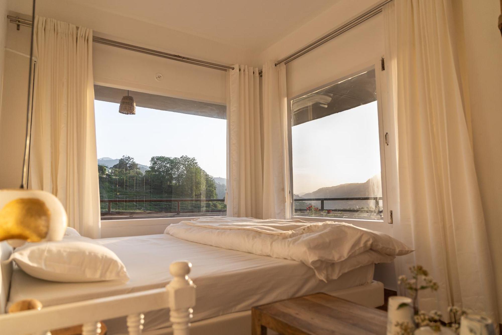 Exstasy Stays - Bathtub Rooms & Cafe - Your Romantic & Cozy Getaway - Thhpsociety - Mukteshwar Esterno foto