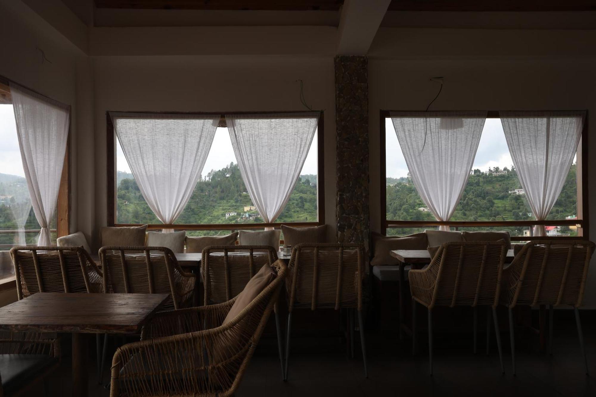 Exstasy Stays - Bathtub Rooms & Cafe - Your Romantic & Cozy Getaway - Thhpsociety - Mukteshwar Esterno foto