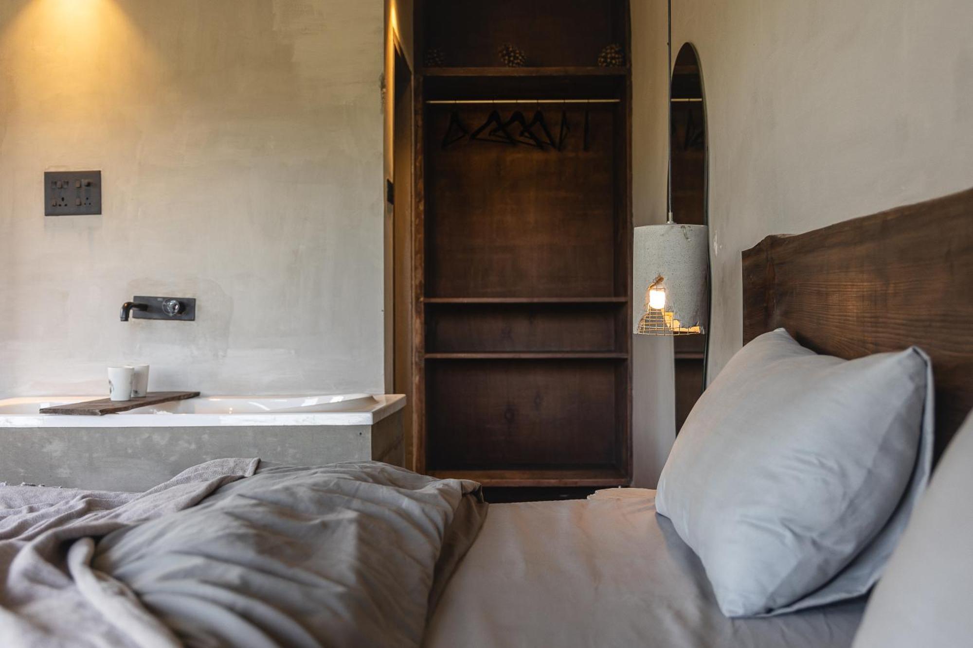 Exstasy Stays - Bathtub Rooms & Cafe - Your Romantic & Cozy Getaway - Thhpsociety - Mukteshwar Esterno foto