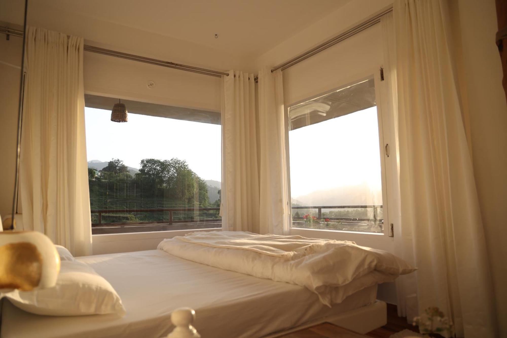 Exstasy Stays - Bathtub Rooms & Cafe - Your Romantic & Cozy Getaway - Thhpsociety - Mukteshwar Esterno foto