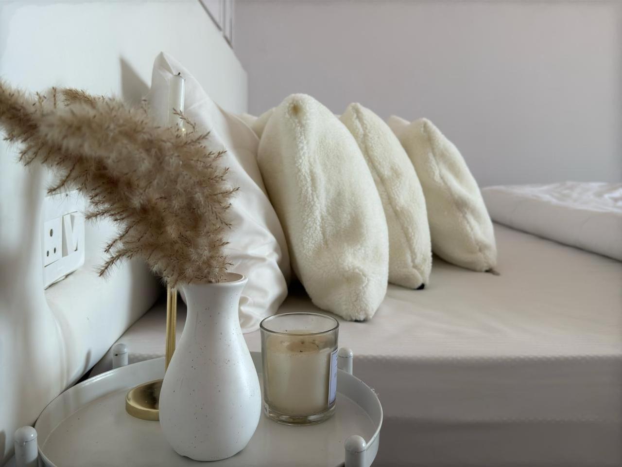 Exstasy Stays - Bathtub Rooms & Cafe - Your Romantic & Cozy Getaway - Thhpsociety - Mukteshwar Esterno foto
